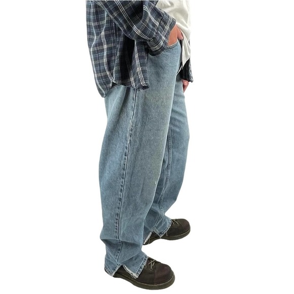 Vintage 90s Levi's 560 Jeans Baggy Fit Light Wash Blue 100% Cotton | 34" x 36" - Picture 6 of 14